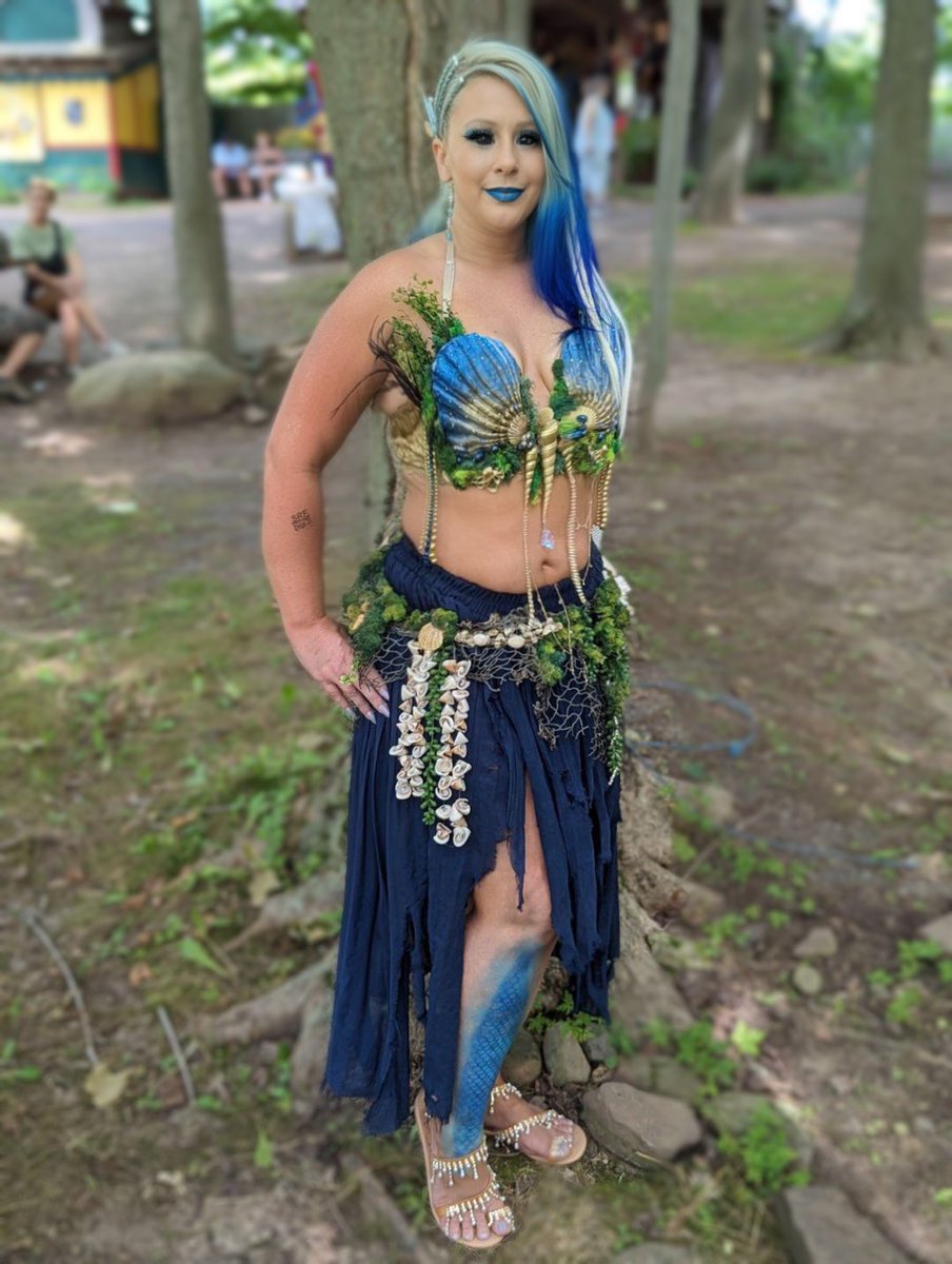 LessOfChickadee's tweet image. Some pics from fantasy weekend