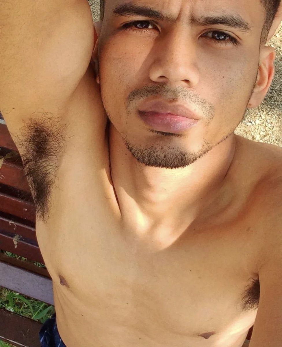 SluttyShakespe1's tweet photo. #Armpit #HairyArmpit #Pits #HairyPits #Pheromones #Kink #Fetish #Gay #BushyPits https://t.co/1tS559qFlz