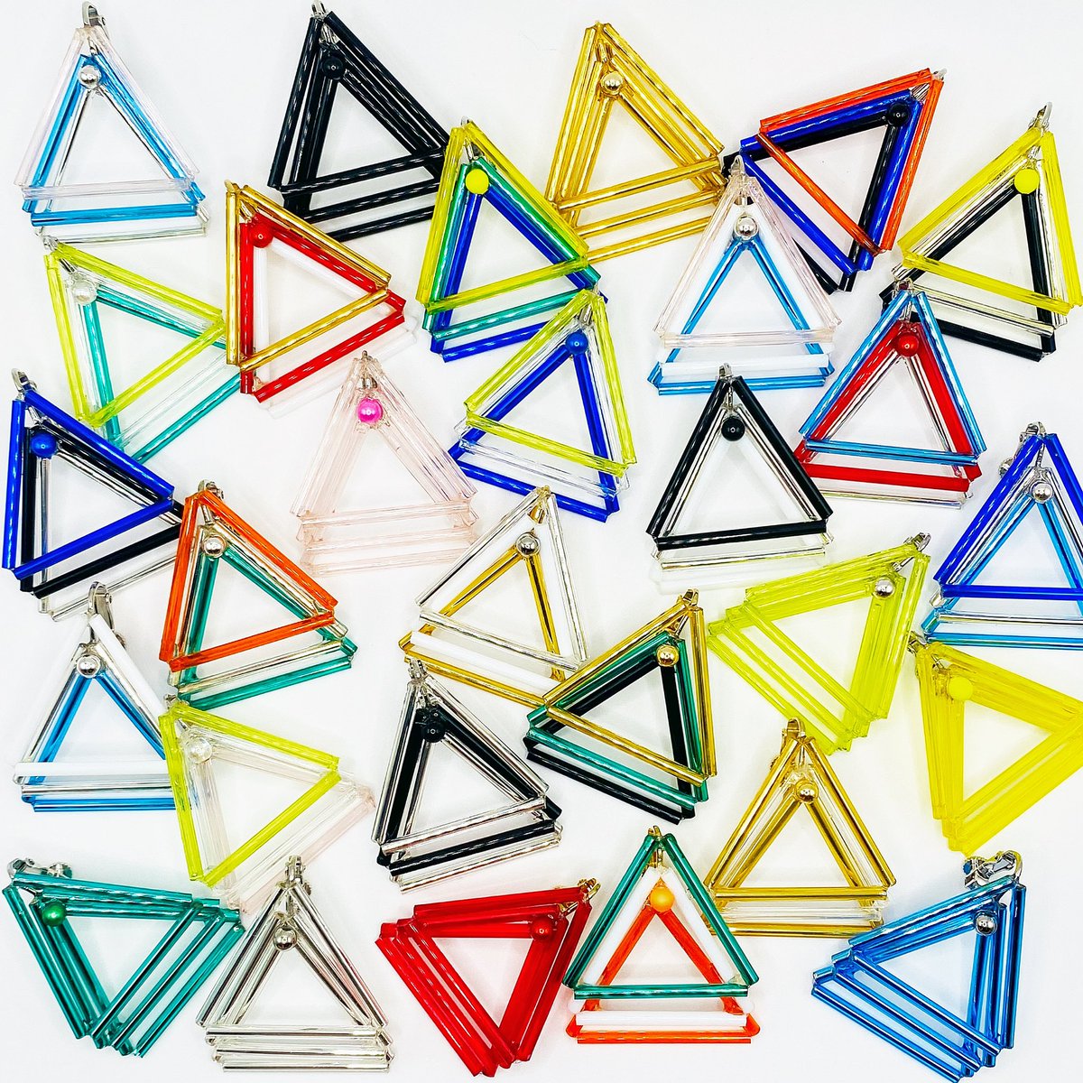 mUIk39's tweet photo. △EarClip▲▽▲
約30カラーの△EarClip作りました✨
こちらも8/11〜13の3日間行われます
紡縁-BOUEN-in新宿マルイアネックス1FPOPUP持って行きます🫶🏻NEWカラーも作りましたよん☺︎各1点ずつとなっております!にしても今週ですね✨迫ってきましたっ!!
とっても楽しみです❤️
#earclip #イヤクリップ https://t.co/fHfNah4KJa