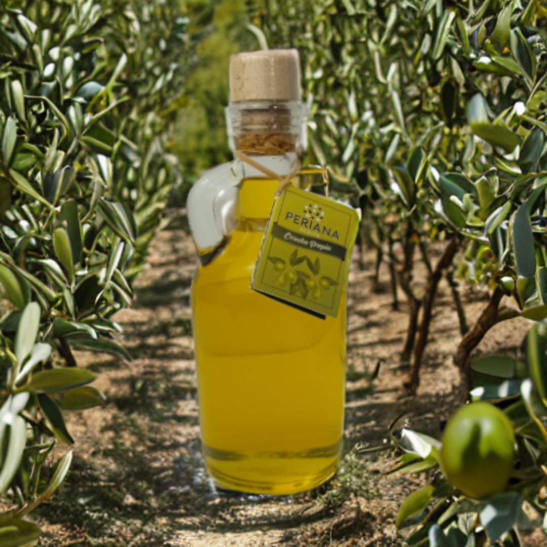 🍽️¡Exquisita variedad Verdial en nuestra clásica Jarra Egipcia de 250 ml! 🏺🌱 Descubre el auténtico sabor del Aceite de Oliva Virgen Extra de Aceite Periana. Perfecto para ensaladas frescas, asados de carne o pescado, conservar quesos y darle un toque especial a tus comidas.