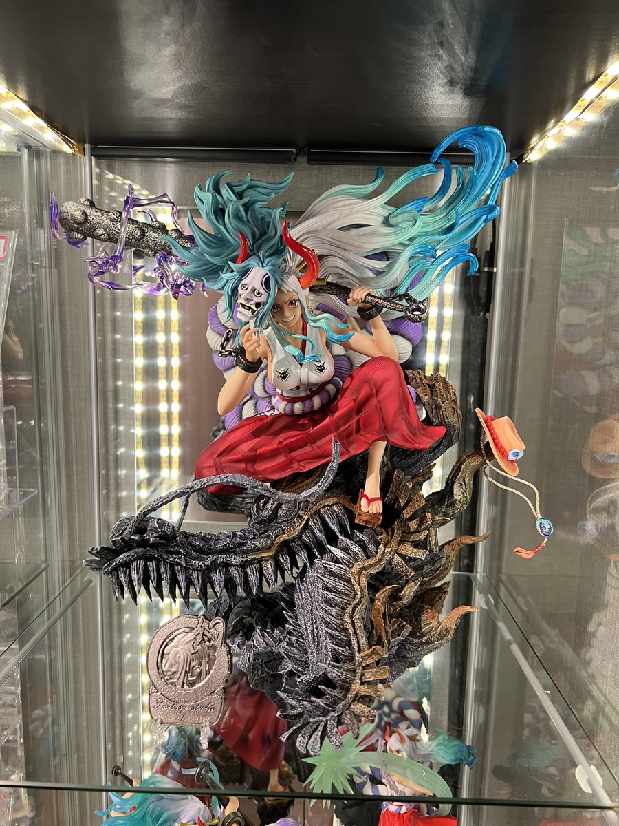 yoshibutter1130's tweet photo. 海外フィギュアのヤマトが本日届きました。
圧巻！細部まで綺麗にペイントされて、素晴らしいと思いました。
袴の中もちゃっかりしてましたが、そこはフンドシでしょーって😂
#ヤマトフィギュア　#ヤマト　#ワンピースフィギュア #海外フィギュア #Fantasystudio  #kaionation #yamato #ワンピース https://t.co/tDVsXAjSzA