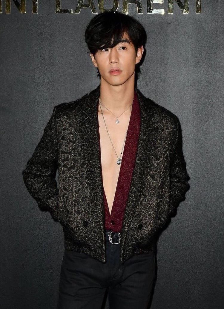 kxdsk_'s tweet photo. 📍— #TheBHive_party https://t.co/zk7yreXgn7