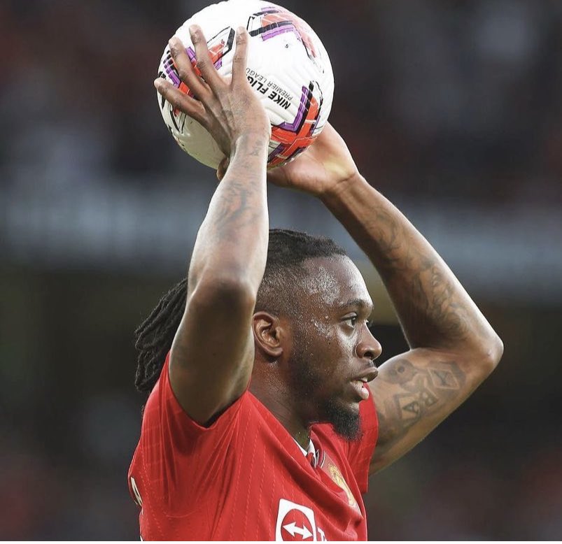 🚨EXCLUSIVE: Manchester United have opened talks with the representatives of Aaron Wan-Bissaka over a new contract. Club want to reward player for upturn in form and now see him as an important member of the squad #MUFC 🔴⚪️