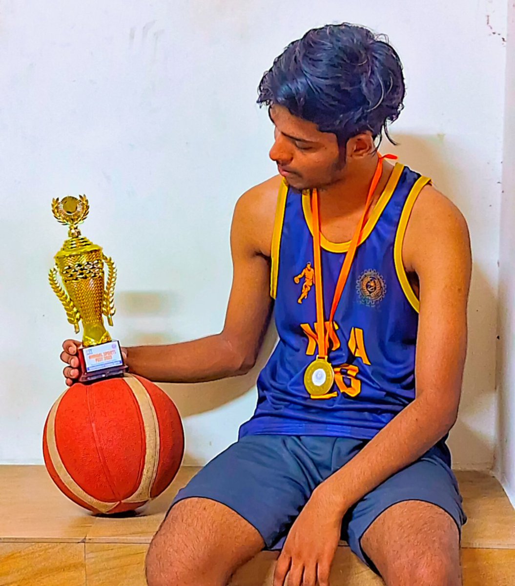 🏀🏆 Proud moment !! We emerged victorious at the Interbranch Basketball Tournament held at National Institute of Technology Agartala! Grateful for the dedication and teamwork that brought us this trophy. 🙌🥇
#Champions #BasketballGlory #NITAgartala #TeamTriumph #basketball
