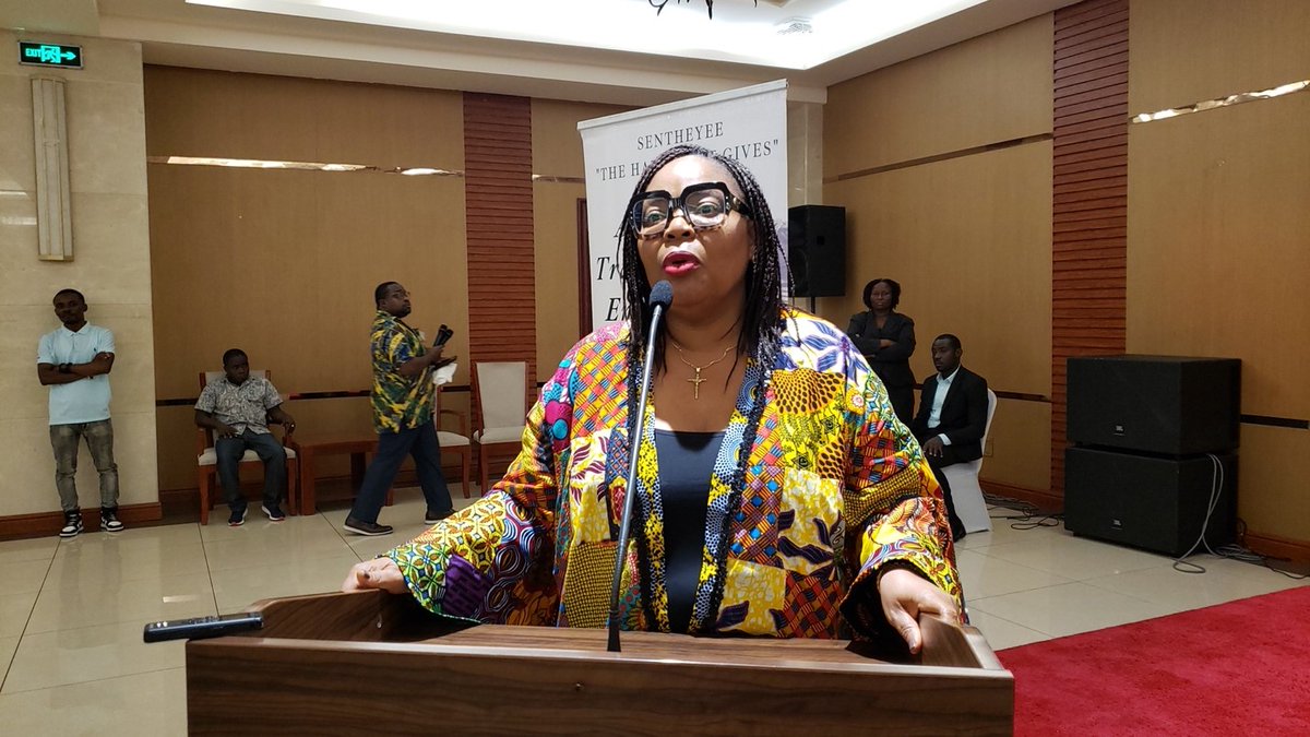 liberiapp's tweet photo. Leymah #Gbowee, the 2011 #Nobel Peace Laureate, has raised concerns about #Liberia’s future as the country prepares for elections, 20 years after the end of its bloody 14-year civil unrest #Elections2023 https://t.co/2pJgDRb6V9