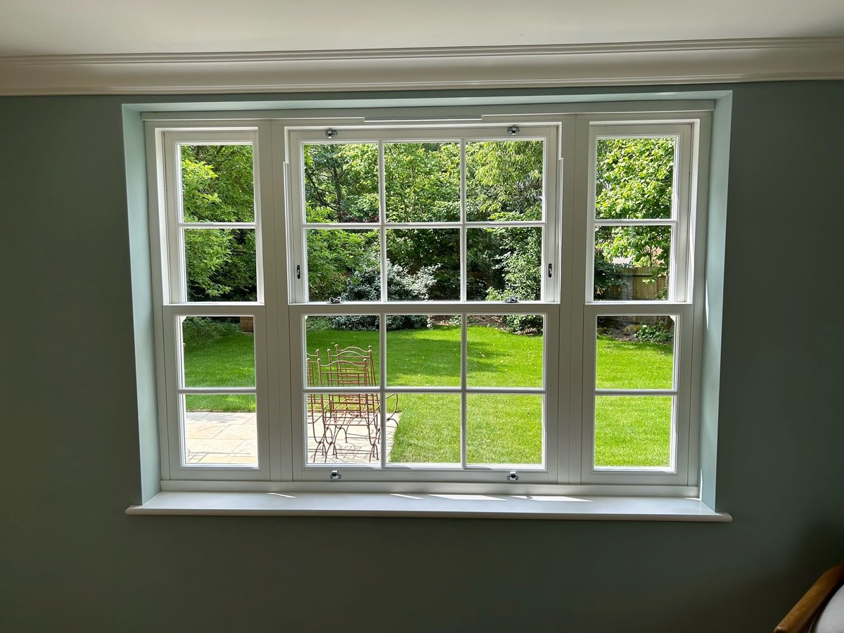 RoseviewWindows's tweet image. The Ultimate Rose sash windows in this very pretty property! 🌹👌