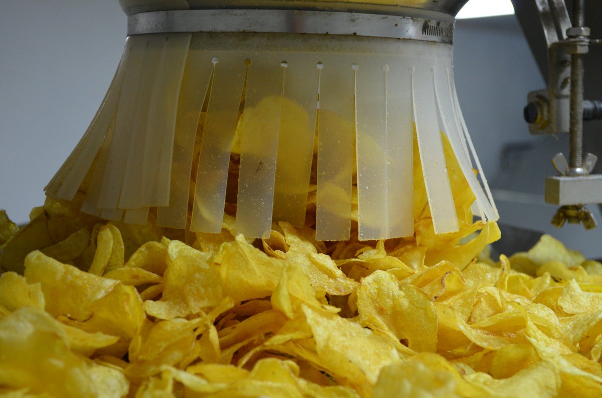 elartesanomarto's tweet photo. En el #elartesanodemartos seguimos trabajando, haga frio o calor, ... ¡Nosotros seguimos para que nada pare! 😍🍟 Y, sobre todo, para que nos os falten nuestras #patatasfritas, #apertivios, #frutossecos y #snackartesanales sobre la mesa este verano.

https://t.co/Ov9wGuEcv7 https://t.co/sXyHf7SWXQ