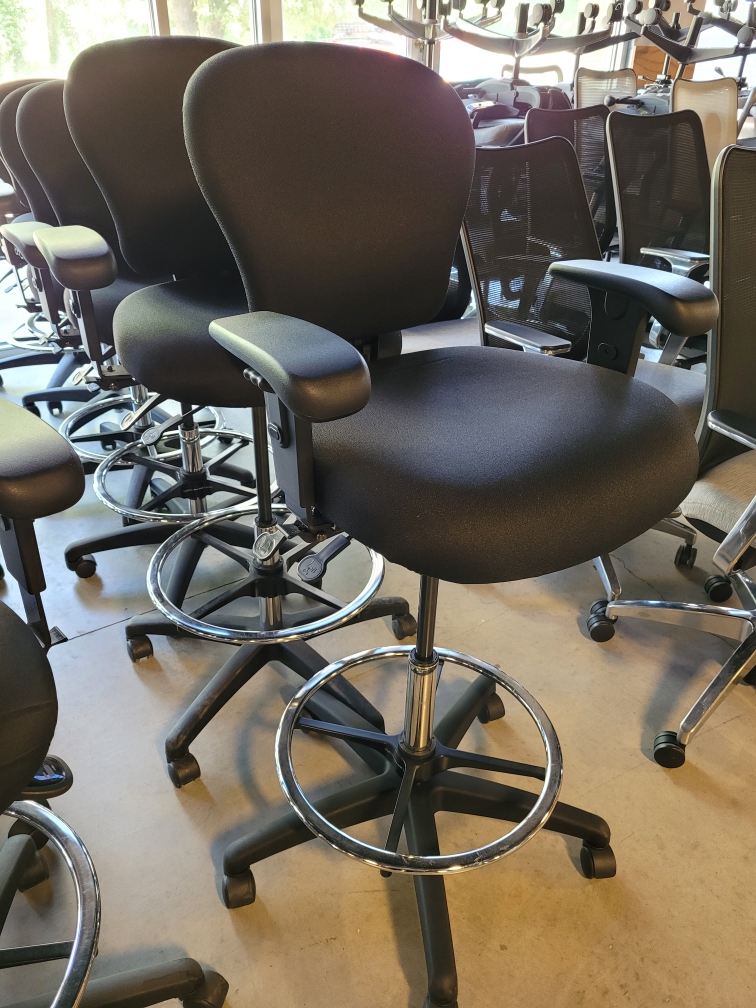 TOPSTEXAS's tweet image. Several new-to-you models of used office chairs arriving now!
