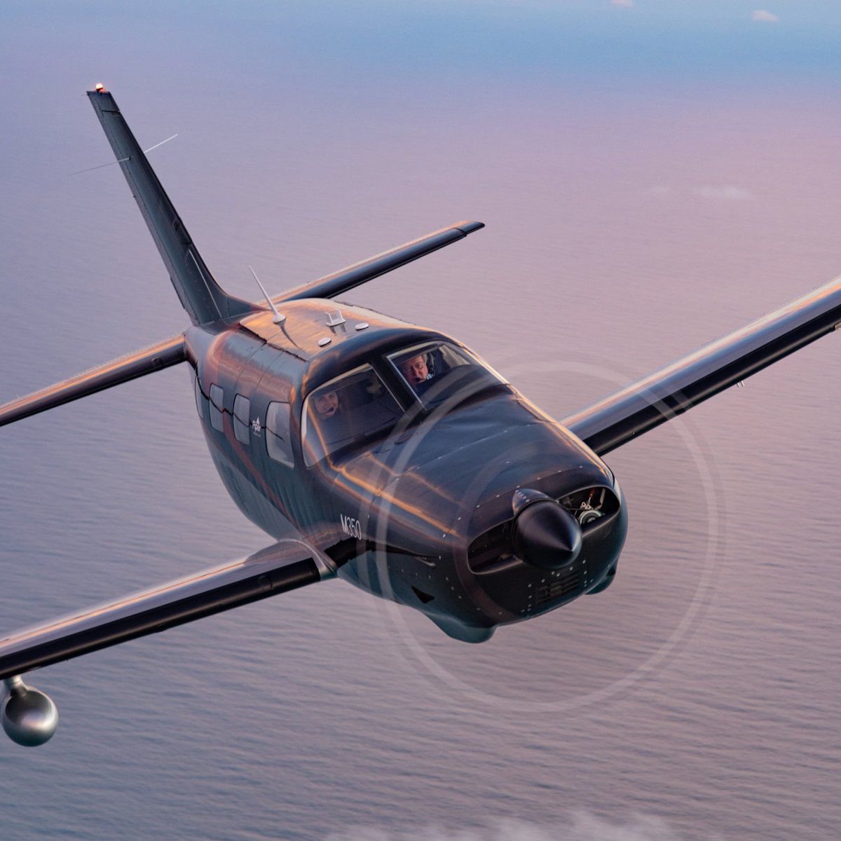 piperaircraft's tweet photo. #MClassMonday with the one and only M350. https://t.co/CgLLyxqcx4