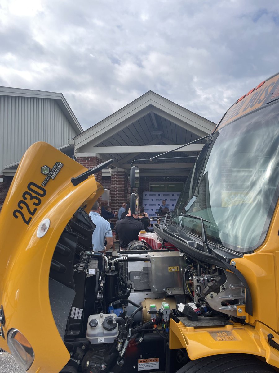 NBrooks96's tweet photo. Wolfe County Schools with the first fully electric school bus in use in Kentucky. Adding 3 more in the coming months. #WCMSWolves https://t.co/7hP24it2yv