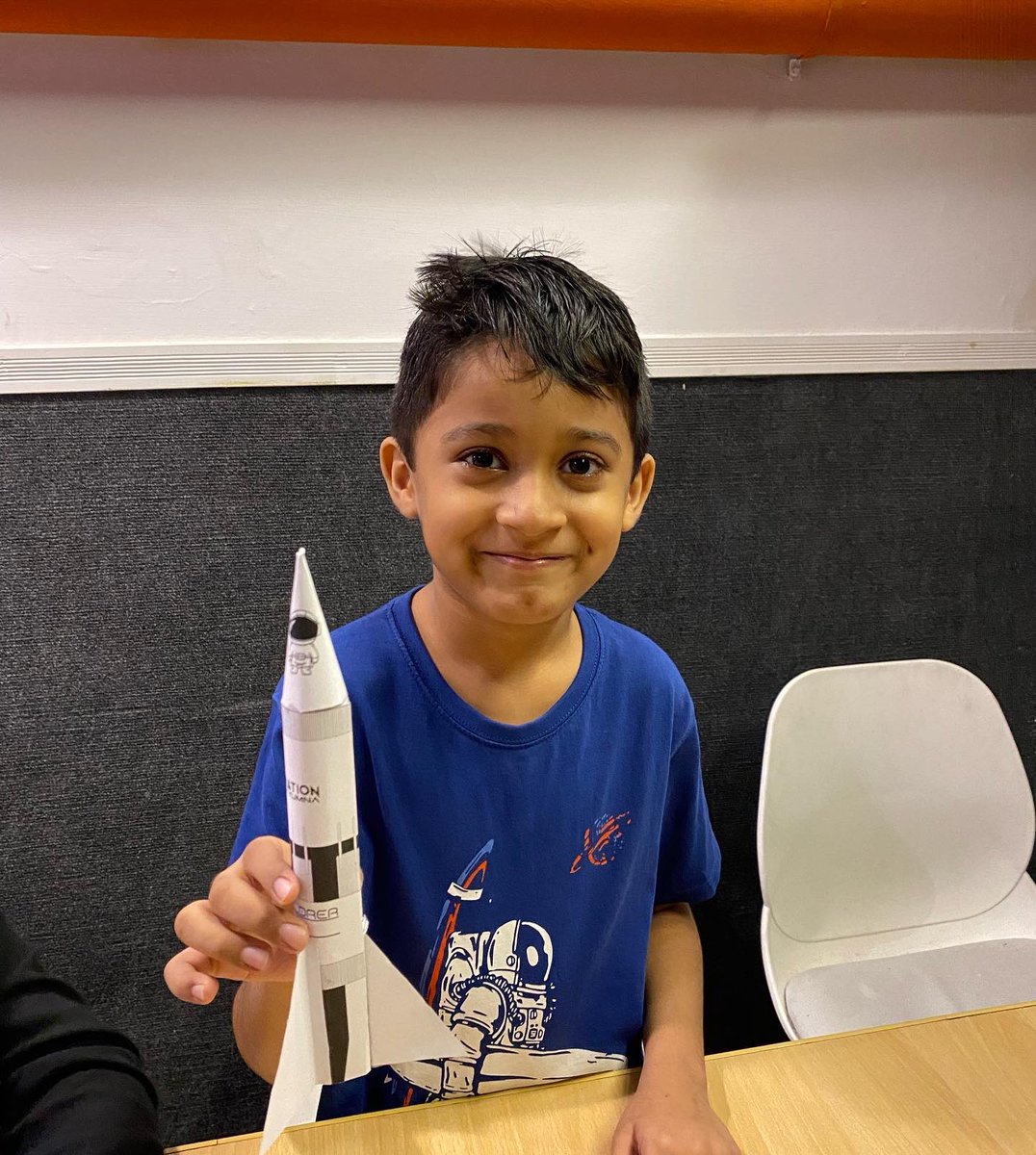 explorebyyumna's tweet photo. Kids rocked the rockets at our summer camp! 🚀 

Immerse in the thrill as kids take the lead, crafting, and launching their own rockets. 🌠 

This captivating rocket-building session, one of our summer camp highlights, sparks young imaginations to dream beyond the skies. https://t.co/YVOGTxf0Kv