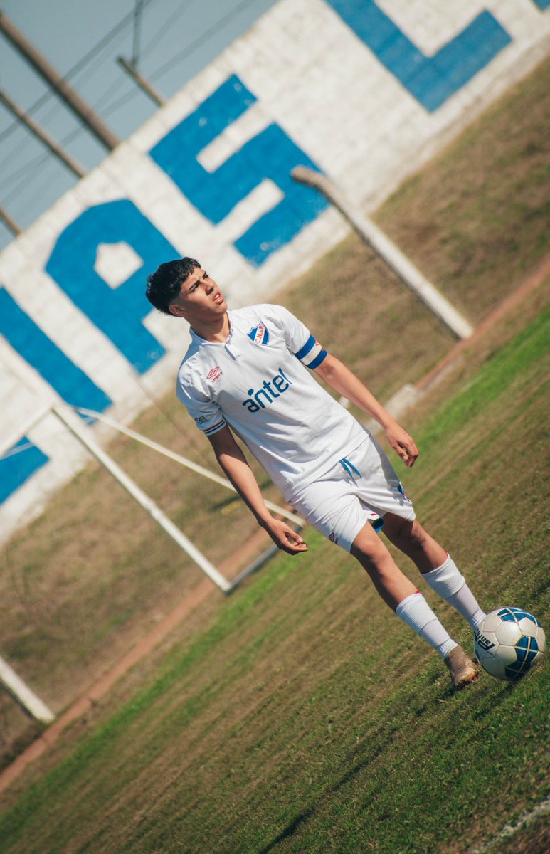 Nuestros capitanes en juego:
Mario "Corto" Yaben de la mayor.
Nicolas "Nico" Vidal de sub 18