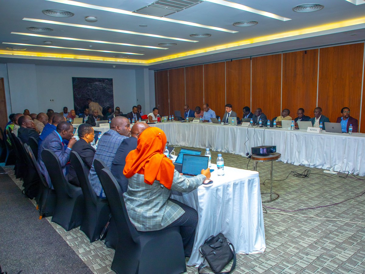 EacRceVihscm's tweet photo. 🌟Exciting developments underway! Today @eacrcevihscm together with #EAC Secretariat convened CEOs of Central/National Medical Stores &amp; Chief Pharmacists in a meeting at Ubumwe Hotel Kigali to approve the #EAC Pooled Procurement Model. #EAC @jumuiya @KfW_int @BMZ_Bund @Uni_Rwanda https://t.co/bO3U5yMbWm