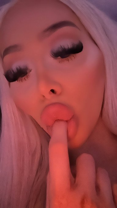 I think I need something bigger to suck on 👀🥵 https://t.co/KyrBxqBVTX<a href="/tag/fakelips"class="tags"><span>#fakelips</span></a><a href="/tag/lipfiller"class="tags"><span>#lipfiller</span></a>