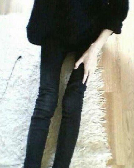 disasteroidx's tweet photo. Advice on how to get more steps everyday without leaving your house -🧵 https://t.co/vNPTfwuIJk
