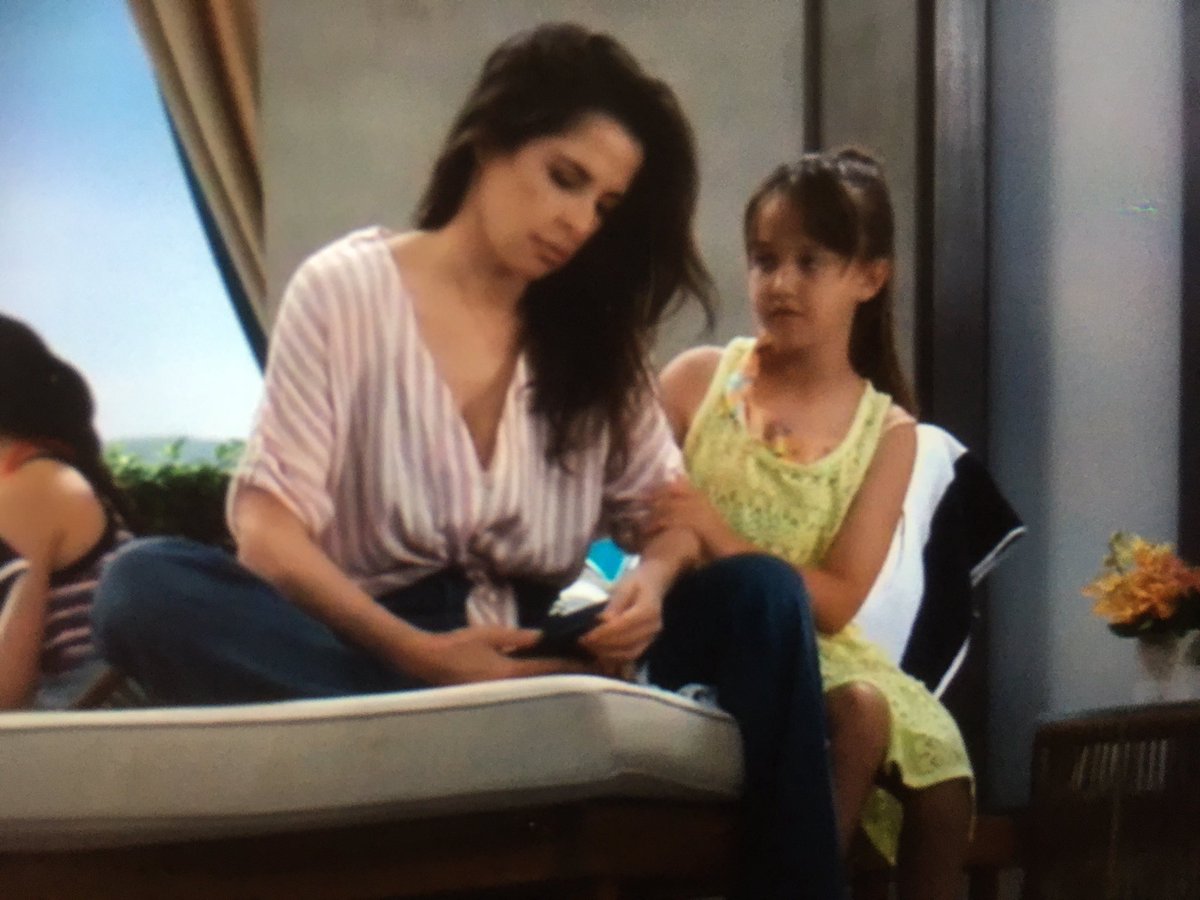 ShirlGCadotte55's tweet photo. #SamNScout so adorable π₯° a mommy n daughter hug π«, we need more time with them and her brother #Danny too! #GH60 #Kelly20 https://t.co/QujrFLOLC0