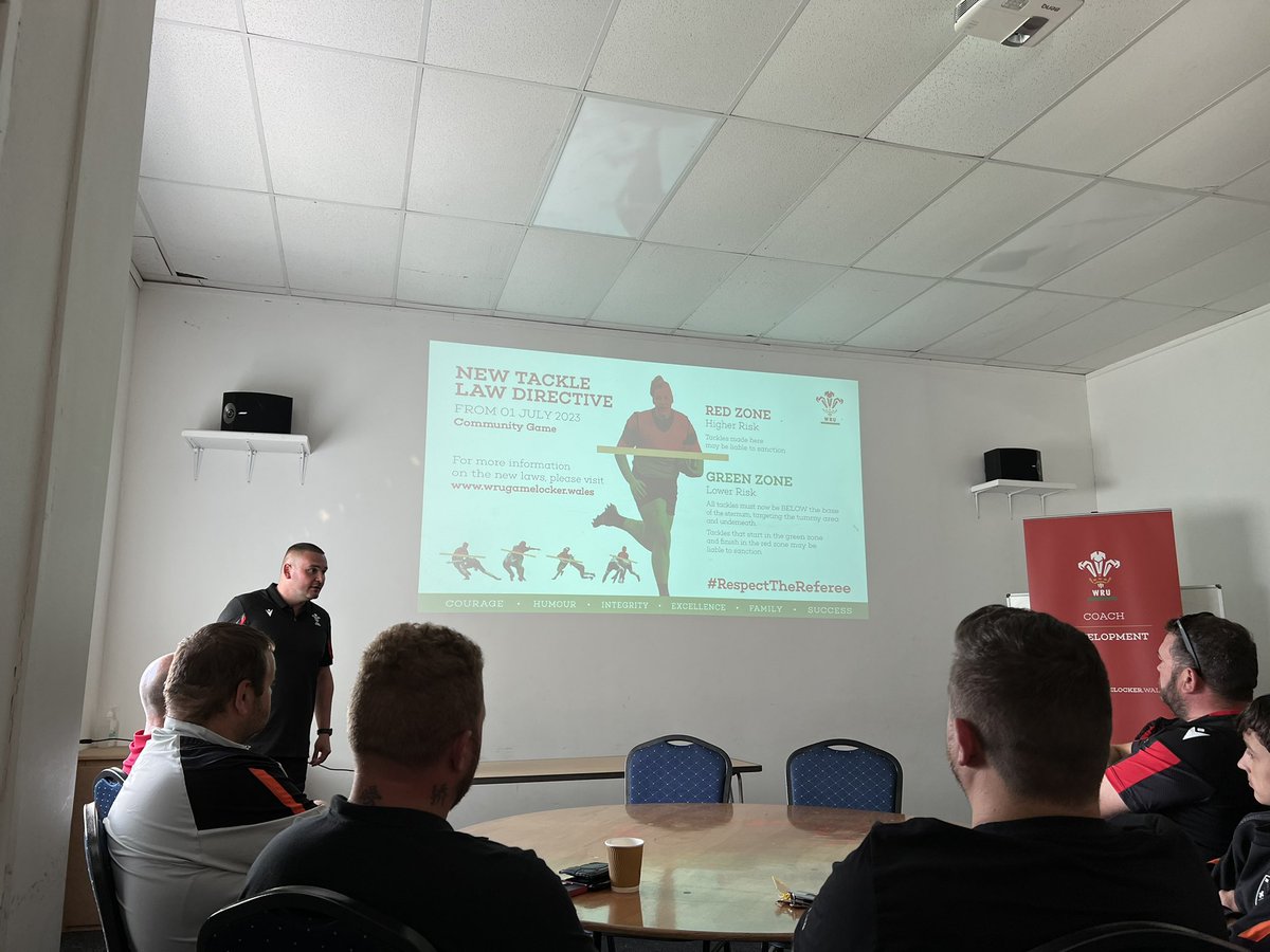 Jake_Allen3's tweet photo. Great to get the summer dewar block back up and running this afternoon & then down to @RiscaRFC for tonight’s Tackle Height CPD
@Jonhughesrugby | @AshSweet6
#CoachDev | #DewarShieldRugby 🏴🏉 https://t.co/Jok388ANyo