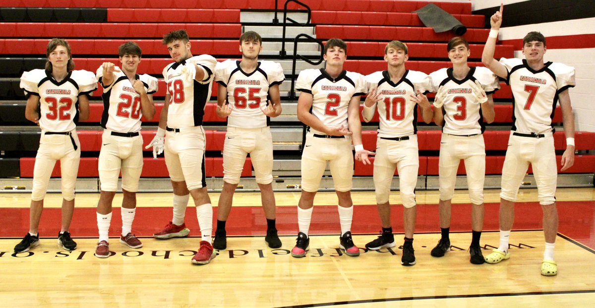thebarnhearts's tweet image. Our Brookside Seniors! ❤️🖤🏈#classof2024 #CardinalStrong @ScottOD91 @PrincipalAdkins @Brookside_AD