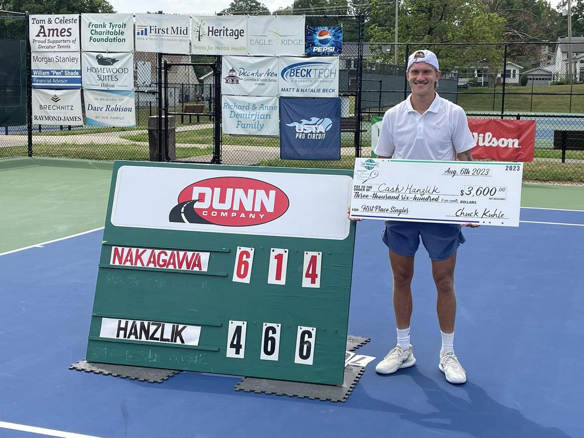 Not_Esportivas's tweet photo. ITF!
Parabéns aos tenistas campeões do @worldtennis de M25 de Decatur nos Estados Unidos.
Simples: Cash Hanzlik 🇺🇸 🏆 (1)
Duplas: @patharper00 🇦🇺/ @shunsuke_m0520 🇯🇵
#ITFTennis #tennis #USTAProCircuit #ustamidwest #fuelingthefutures #CashHanzlik #PatrickHarper #ShunsukeMitsui https://t.co/Ly6pKM7EQ9