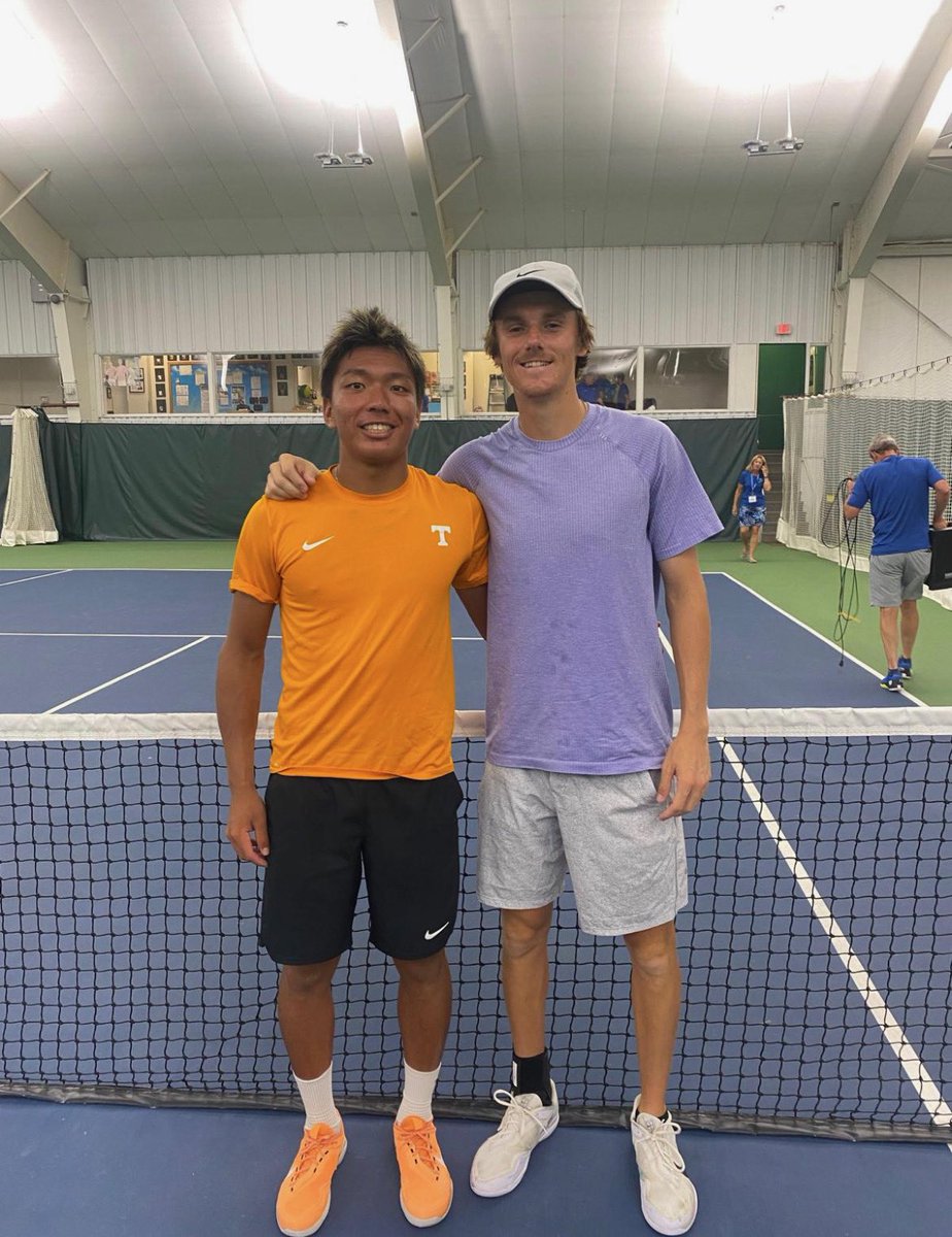 Not_Esportivas's tweet photo. ITF!
Parabéns aos tenistas campeões do @worldtennis de M25 de Decatur nos Estados Unidos.
Simples: Cash Hanzlik 🇺🇸 🏆 (1)
Duplas: @patharper00 🇦🇺/ @shunsuke_m0520 🇯🇵
#ITFTennis #tennis #USTAProCircuit #ustamidwest #fuelingthefutures #CashHanzlik #PatrickHarper #ShunsukeMitsui https://t.co/Ly6pKM7EQ9