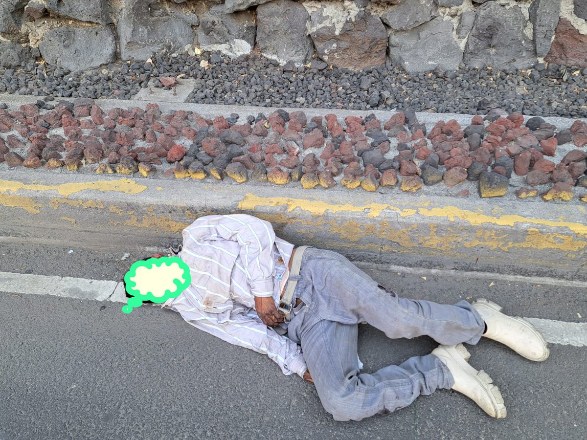 Me puedes apoyar con una médica en congreso y hortelanos para un masculino refieren curiosos que lo golpearon con un tubo <a href="/UCS_GCDMX/">Unidad de Contacto del Secretario SSC CDMX</a> <a href="/C5_CDMX/">C5 CDMX</a> <a href="/A_VCarranza/">Alcaldía Venustiano Carranza</a>