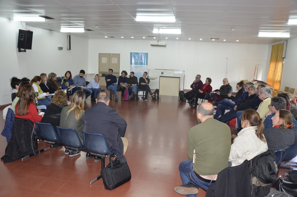AbordajeSalud's tweet photo. Consejo asesor de regiones 7 y 12.
Seguimos trabajando sobre los ejes acordados en el #CORESA ampliado del mes de junio.
Hoy estuvimos en el Hospital Héroes de Malvinas de #Merlo abordando las líneas de acción para mejorar el acceso a la salud en Desarrollo Infantil. 
@saludbap https://t.co/balcRlvJCa
