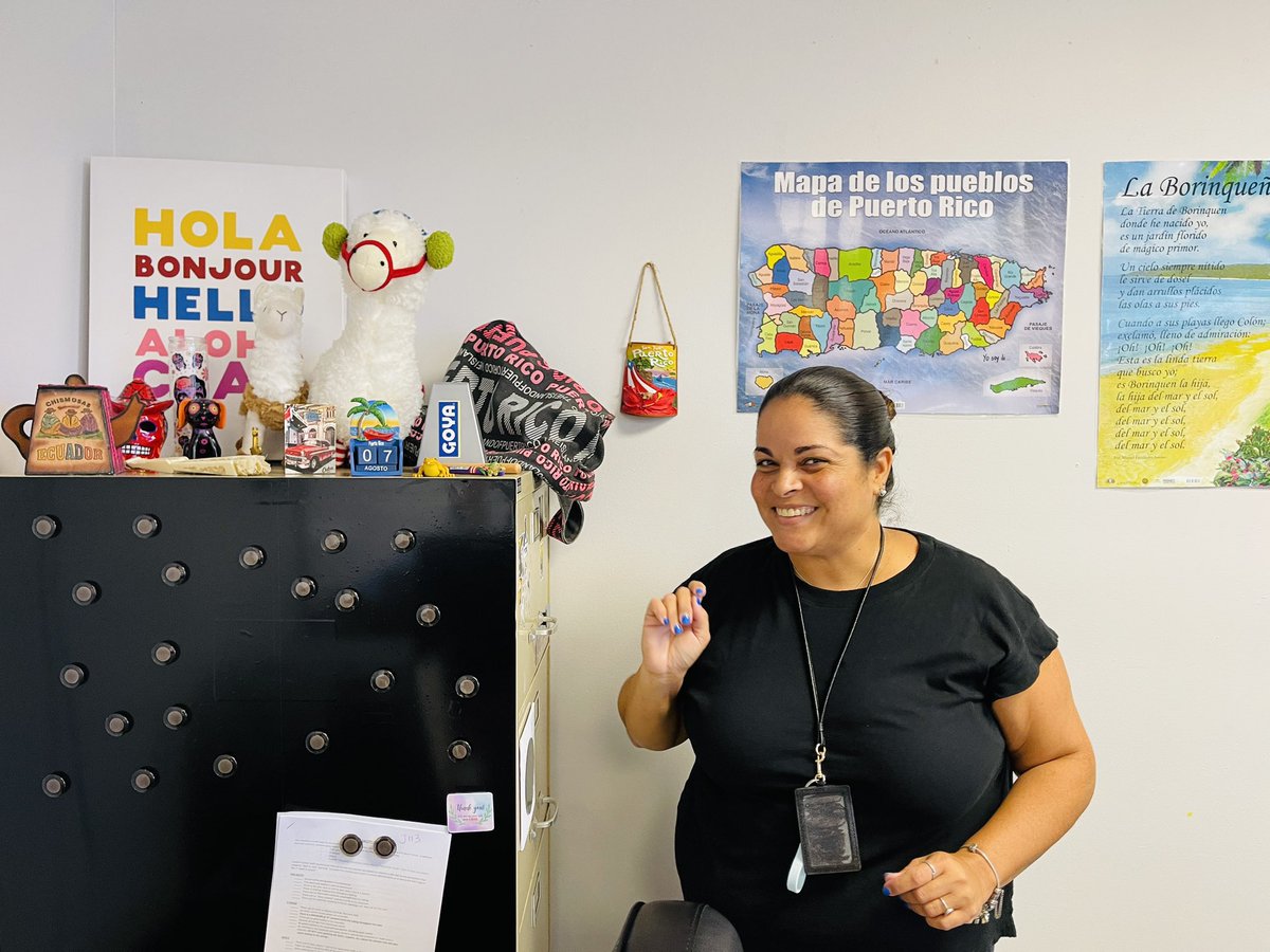 gstarschoolarts's tweet photo. Ms. Figueroa is getting ready for the first day of school by decorating her classroom with posters and decor from her native country of Puerto Rico! 🇵🇷
Fun fact: She loves to collect objects from different countries😄
#GStar #GStarHigh #Teachers #SpanishClass #Art #HighSchool https://t.co/duVct5wT9S