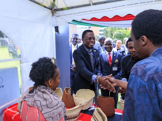 NorbettA's tweet photo. Unstoppable!! Unmatchable!! Irreplaceable!!
Call him Jenerali #Ratego Ikhumba #Ikholo #AbabuSmart youth affairs are in your hands, creative space can't be left behind and the Kenya Sports landed from the airborne. For sure he is the right man for the job. The father of TH https://t.co/L6a6So42ei