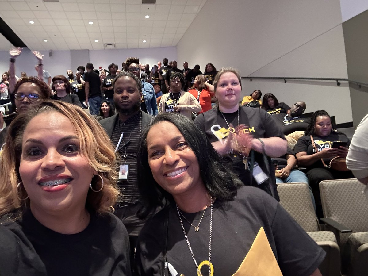 Traci Prelow-Walker tweet media