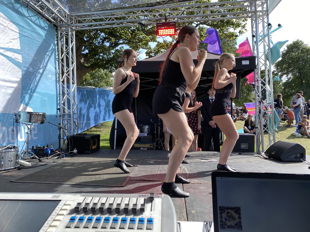 DavidRossDrama's tweet photo. Today @TheBrunton Summer School cast of #BugsyMalone were at @fringebythesea2 entertaining audiences in the beautiful sunshine, and drumming up support before we open this Thursday.

All 6 shows at The Loretto Theatre. See link for tickets. 
https://t.co/Whc8XdTOXL https://t.co/km0pBdlsX4