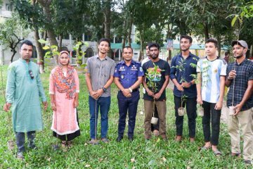 Dipro_Dhar's tweet photo. 2️⃣0️⃣0️⃣ saplings gifted by #Kurigram Police Superintendent, passionately planted by YouthNet district team at Kurigram Public Library, Char YouthNet &amp; Harikesh village. 🌳
We're not just planting trees but nurturing a greener tomorrow!🌿
@GretaThunberg 
@SohanBMYP 
#ClimateJustice https://t.co/SI08j47eo6