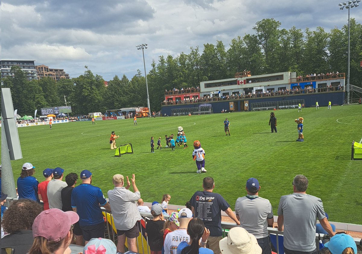 CITYSoccerClub's tweet photo. Some wonderful #TimbitsSoccer from our CITY players at half time during our Club Day as @HFXWanderersFC take on Pacfic.
Some defenders in the pipeline with a well earned 0-0 played out in front of a sold out crowd! https://t.co/h8XG1BxM2k