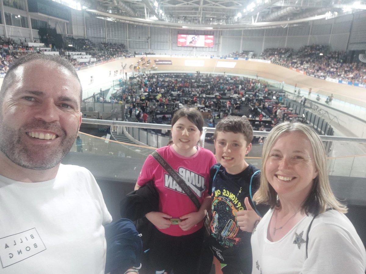 RBGolfPro's tweet photo. Don’t take this the wrong way @ClaireBalding @BBCSport but while we thoroughly enjoyed the @CyclingWorlds on Sunday night, I was devastated not to catch a glimpse of the legend that is @chrishoy #nightoff 😔 https://t.co/jhS8Wz0HId
