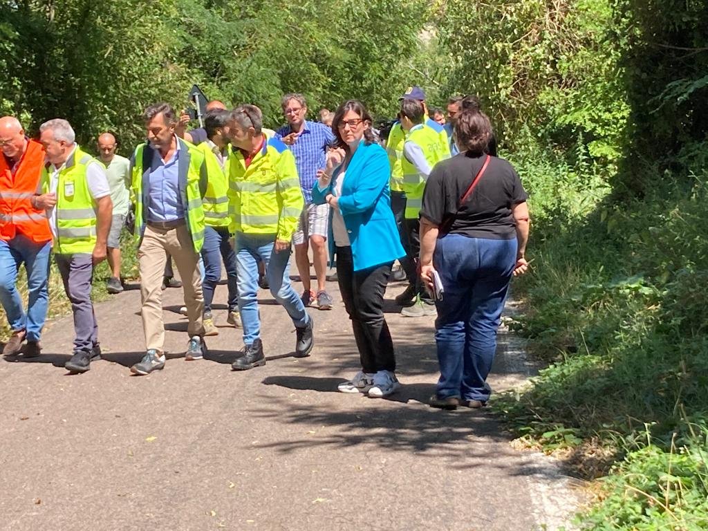 Sono qui a Fontanelice (Bologna) oggi in rappresentanza di Forza Italia e come Coordinatrice del partito in Emilia – Romagna nella zona interessata dalla frana sulla SP33. Qui tutti abbiamo un obiettivo comune: ripristinare al più presto la viabilità su questa strada provinciale!