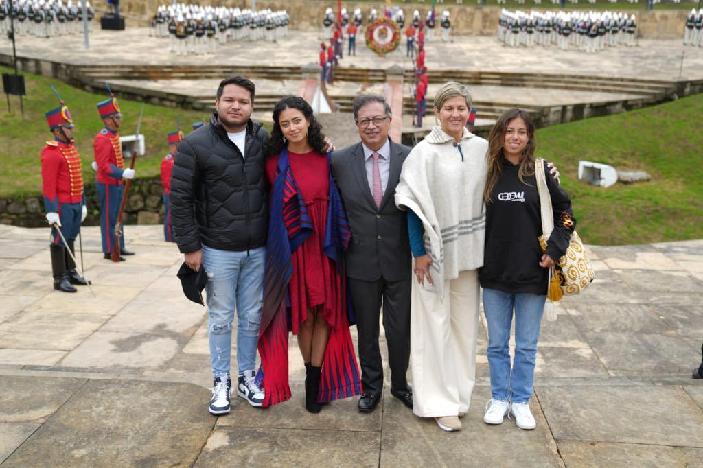 ¡Feliz 7 de agosto, amado país! 💗🇨🇴