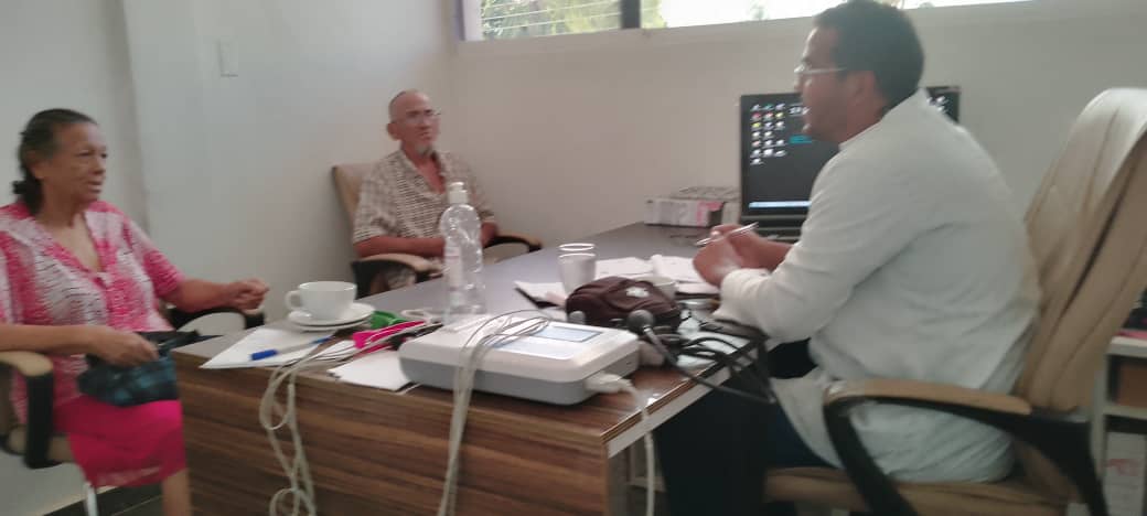 #PuebloVamosConTodo El programa SAIM continua atendiendo a pacientes con problemas cardiológicos en aras de llevar la mayor atención medica posible gracias a las 3 R.nets del presidente Nicolás Maduro.
<a href="/NicolasMaduro/">Nicolás Maduro</a> <a href="/dcabellor/">Diosdado Cabello R</a> <a href="/amarcanopsuv/">Ángel Marcano</a> @yajairaapsuv