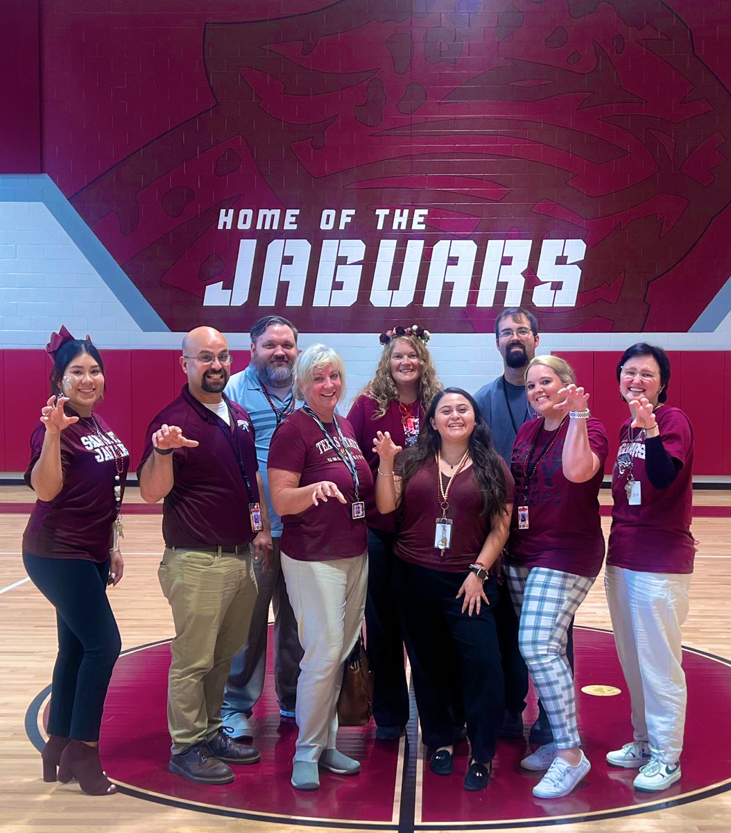 lesliserrano28's tweet photo. Ready to kick off the school year!!! With a GREAT SFMS Math and IC Team!!! @Ms_Buhman  @MsDsKids 
#theclevelandisdway
#LetsGoJags
#JagROAR
#BeFierce https://t.co/fVxGSgYmch