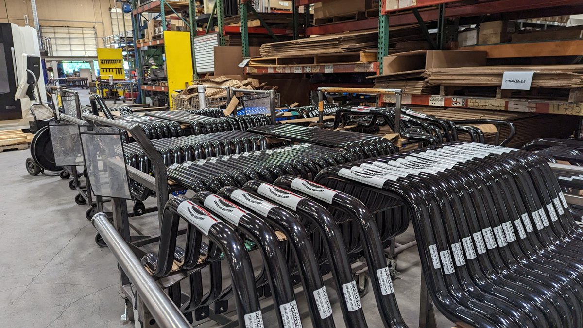 Roadmaster_Inc's tweet photo. Ready for boxing! These are some of our most popular sway bars, fitting many Ford E350/450 applications from 1997-2023. 

#ManufacturingMonday #americanmanufacturing #roadmaster #suspension #sway #madeintheusa https://t.co/SwT6OpI2hw
