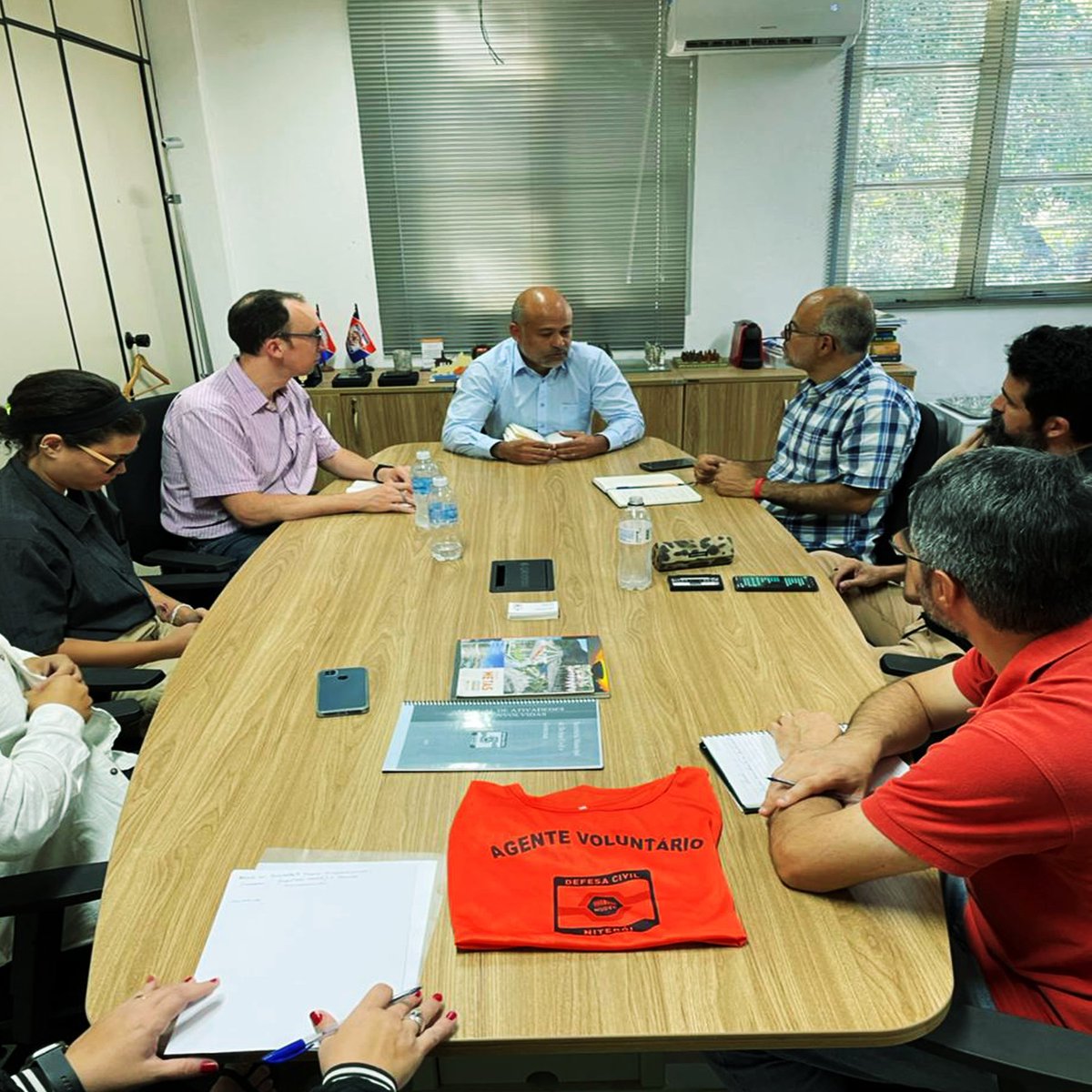 urbelatam's tweet photo. Last Wednesday (02/08) we were with Niterói's Civil Defense to talk about risks, disaster containment, climate change and how the community and academic experience we acquired over our 3 years of work can add up to help Niterói develop and progress. https://t.co/B5iM1E0us5