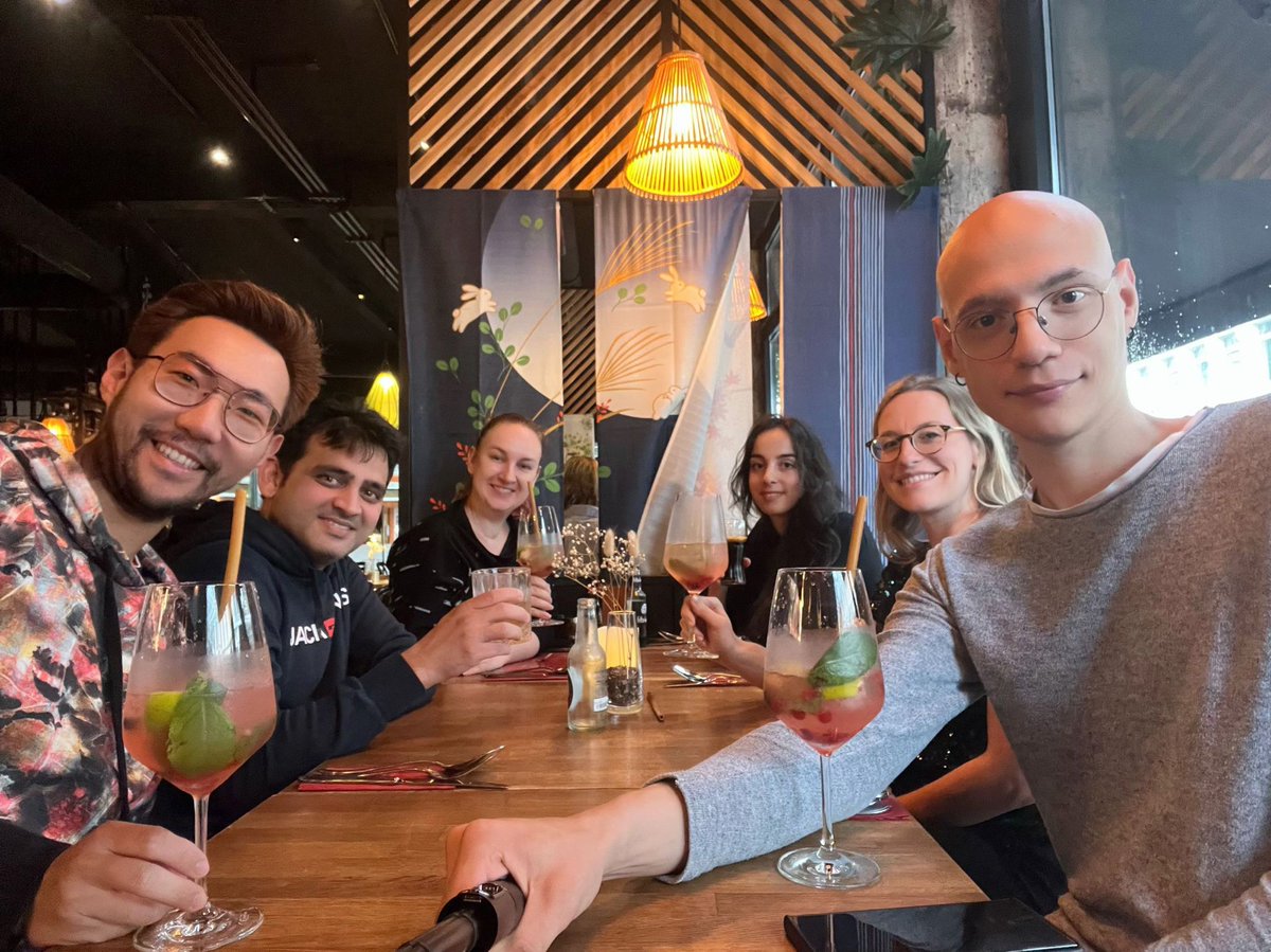 kshbeckham's tweet photo. A big thank you to all of my amazing colleagues from @EMBLHamburg for making my final week @embl really special 🤩

A week filled with parties, presents and dinners🍻 🥳 

Leaving with lots of happy memories 😀 https://t.co/xr8nBwnfox