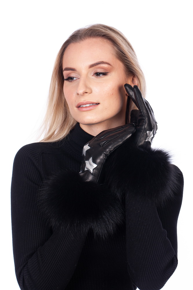FurForYou's tweet image. Introducing our Winter Women's Lambskin Leather Gloves with Fox Fur Trim and Stars Motifs - the epitome of luxury and style combined. These luxury fur gloves are crafted from premium Nappa lambskin leather and lined with cashmere, offering both comfort and style.