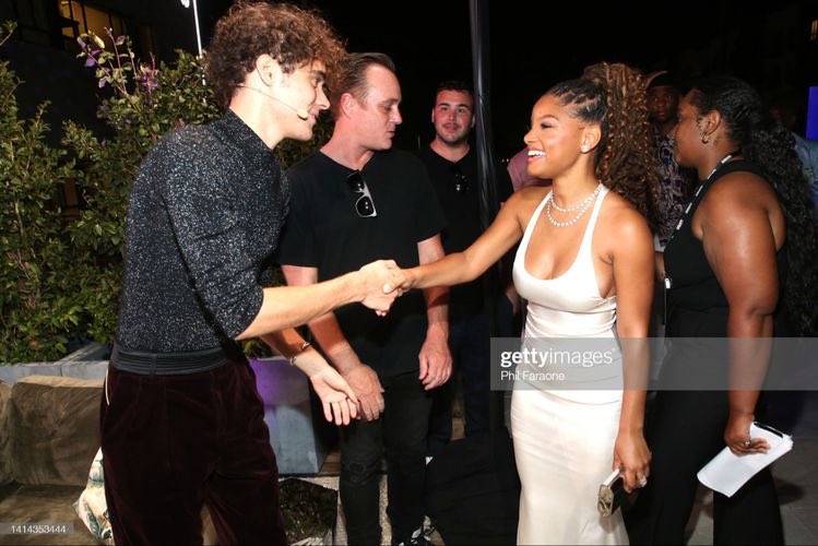 cooltrobedfilms's tweet photo. he’s obsessed with her😭😭 https://t.co/dJQ7y00o08