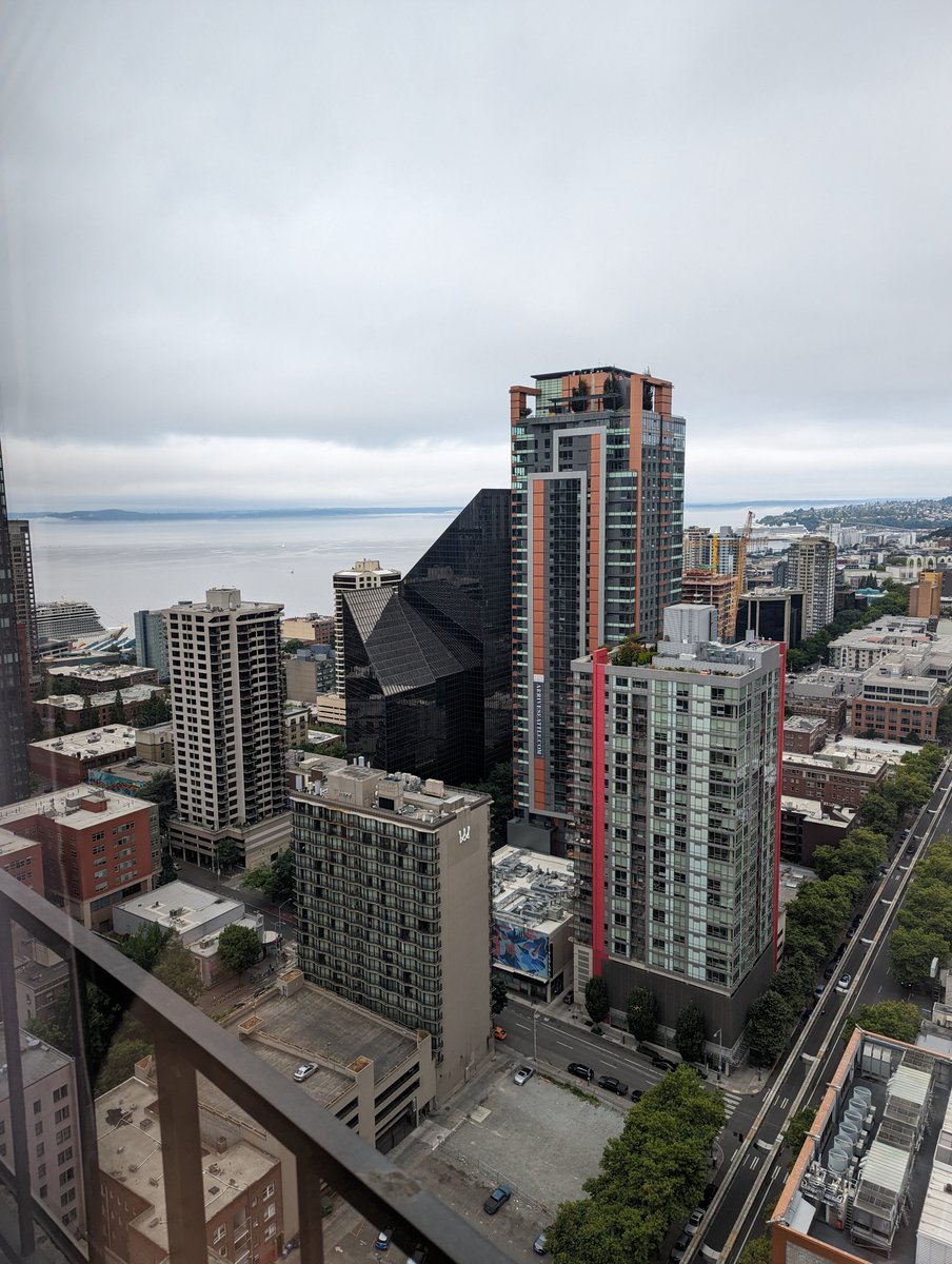 Still have yet to miss a @CascadiaJS or @seattlejs conference since 2012! Love this city.