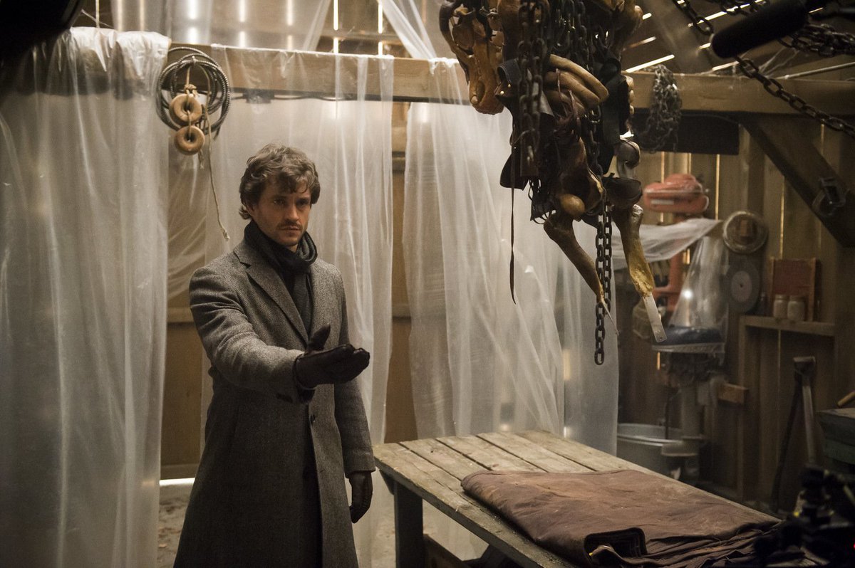 LadyLessien's tweet image. "What's                   "It's my mojo dojo
this?!!"                      casa house"