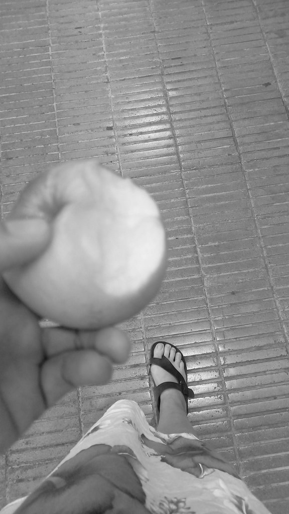 Passejada de rehabilitació a la fresca. La lesió va millorant. Avui amb una poma. Petits grans plaers.

#som-hi #popetapower