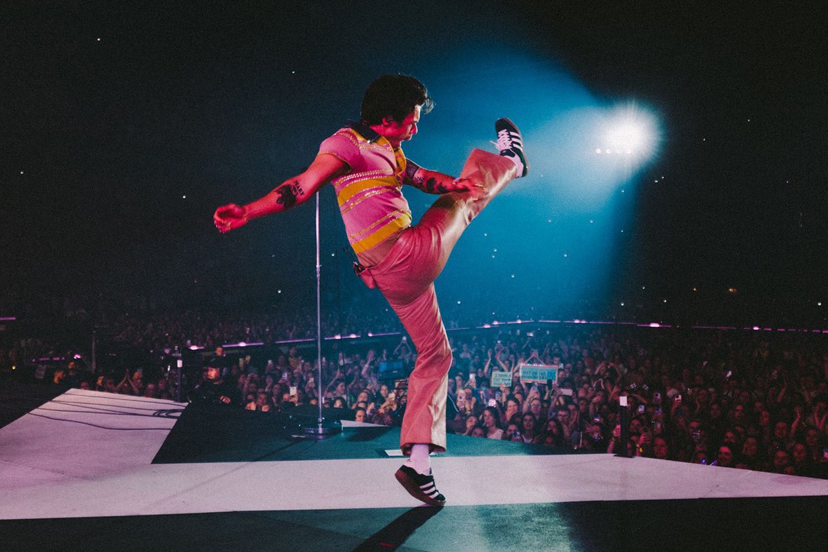 Love On Tour finished with a total gross of $617.3 million, selling over 5 million tickets, and becomes the 4th highest grossing tour of all time &amp; 8th most attended tour in HISTORY (via <a href="/billboard/">billboard</a>)