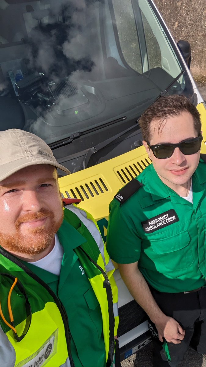 nightflightdan's tweet image. #IBTPHEM Day 2, with Denis.  
Candidates getting to grips with the complexities and challenges of RTCs.  Amazing opportunity to learn from expert faculty feedback on how to finesse prehospital care + picking up so many little bits that I can translate into day2day practice too