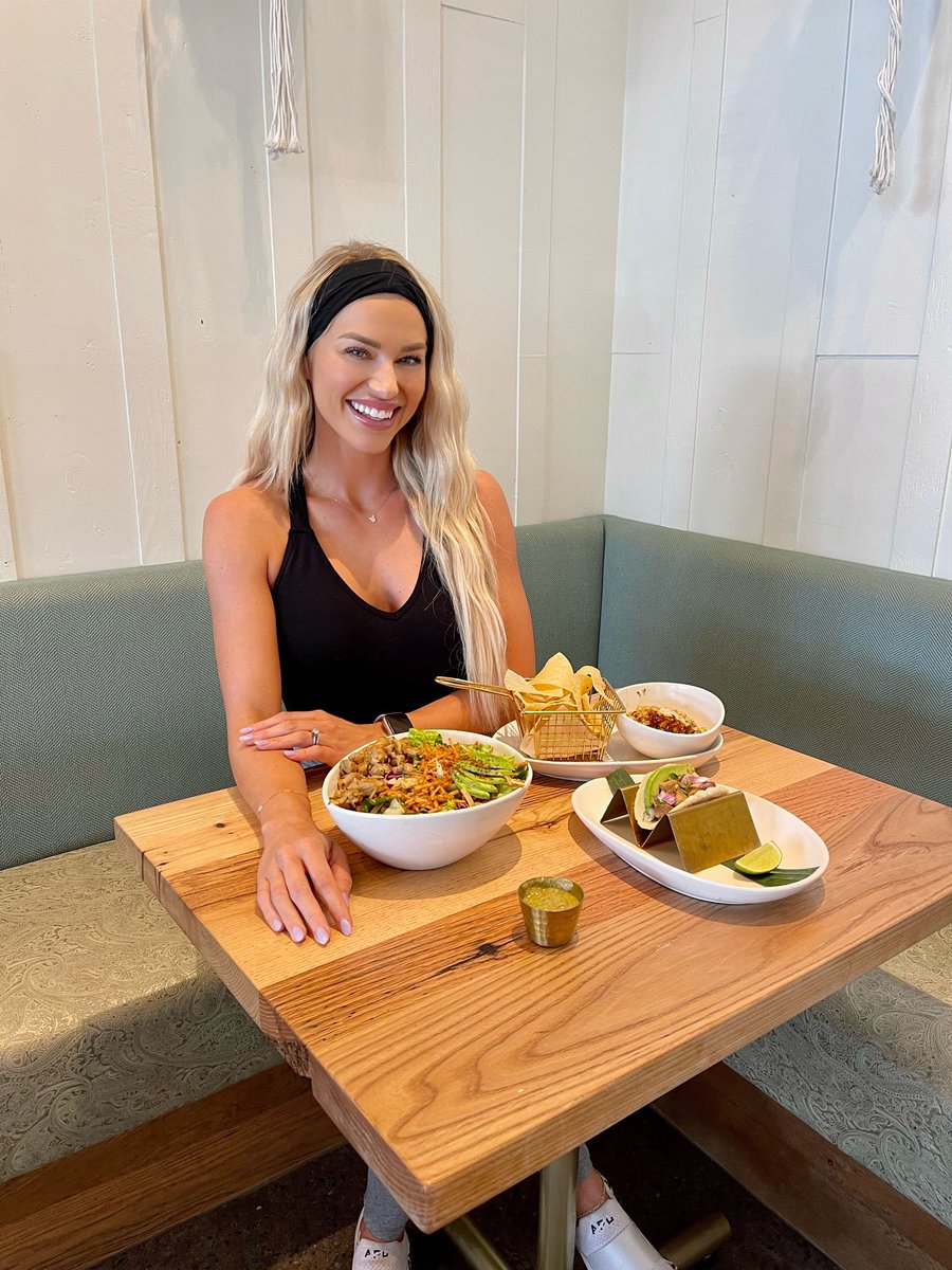 AshWilke's tweet photo. I’ve been a fan of @abbotsbutcher for a while and was so excited to hear that their Chopped Chick’n is now on the menu at Tocaya Modern Mexican! 🌮🌱
#abbotsbutcher #abbotspartner #veganfood #vegan #plantbasedprotein https://t.co/mjrdQTBJs6