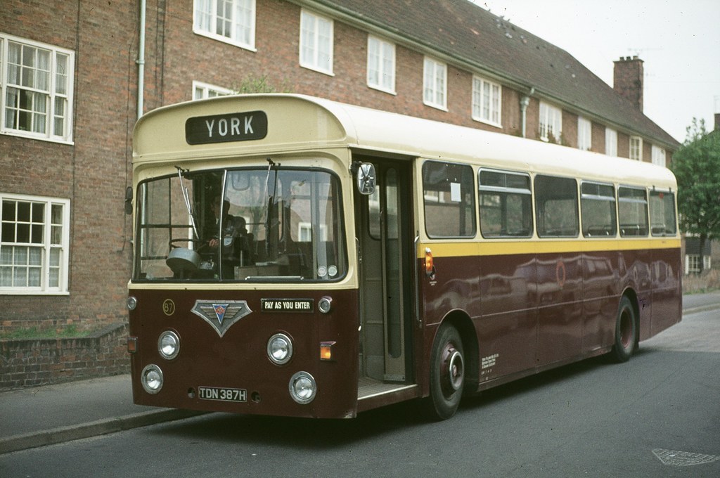YorkPullmanBus's tweet photo. #ThrowbackThursday 

This week we're going back to Navigation Road in #York, the location of our old purpose built garage.

Pictured in May 1974 is TDN 387H, a York Pullman AEC Swift 2MP2R with Roe bodywork on its way back to the depot.

📷Richard Simons https://t.co/IfqazIdvyx