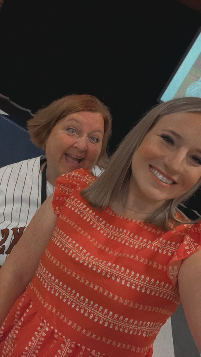 MSPICK_WMS_AP's tweet photo. Happy first day back teachers 🎉
#BeBetter #WranglerNation #WranglerPride https://t.co/k8wmmmiA2e